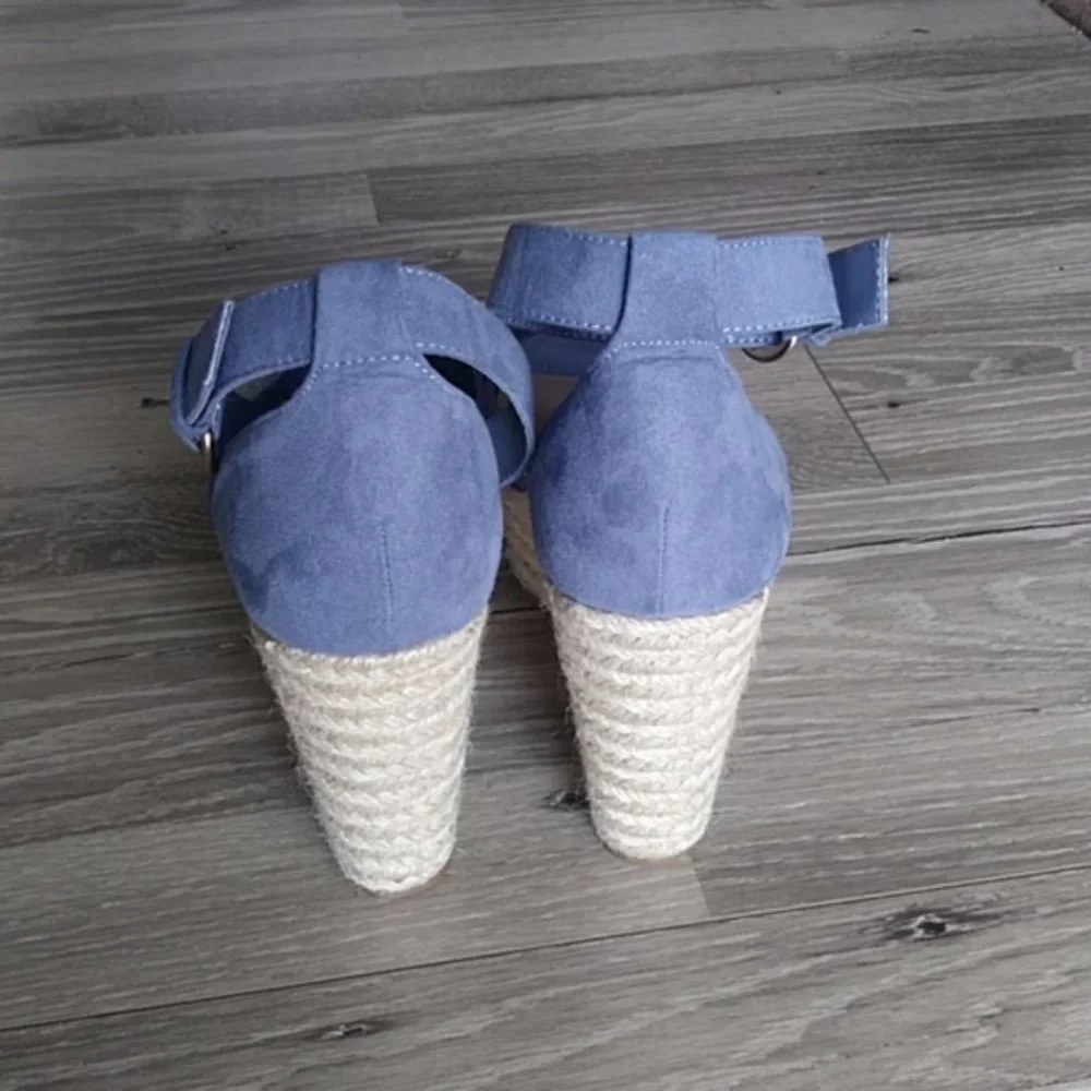 NWOB 14th & Union blue espadrilles sandals
